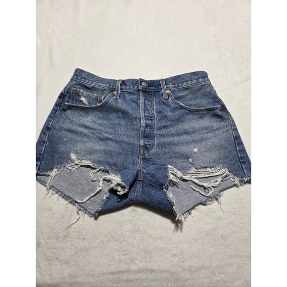 Levis 501 Shorts Womens Size 31 Waist Blue Denim Distressed  Button Fly Cotton - Picture 1 of 13